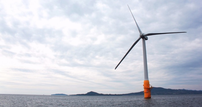 Floating wind turbine